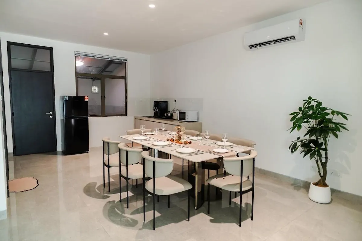 Villa Georgetown Elegant Golden Jacuzzi Ktv 5Br 16Pax E George Town