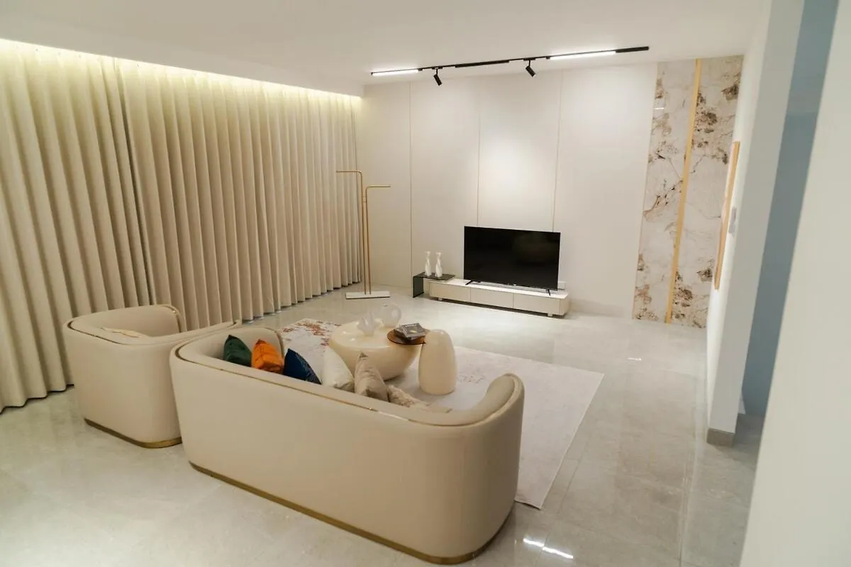 Villa Georgetown Elegant Golden Jacuzzi Ktv 5Br 16Pax E 0*, George Town Ma­lay­sia